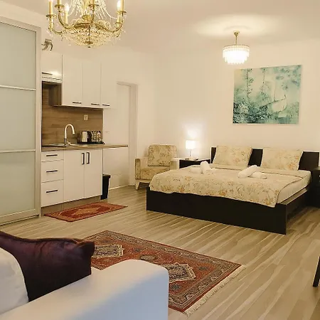 דירה Spacious With Kitchen & Bathtub - Kindstay Prague Airport